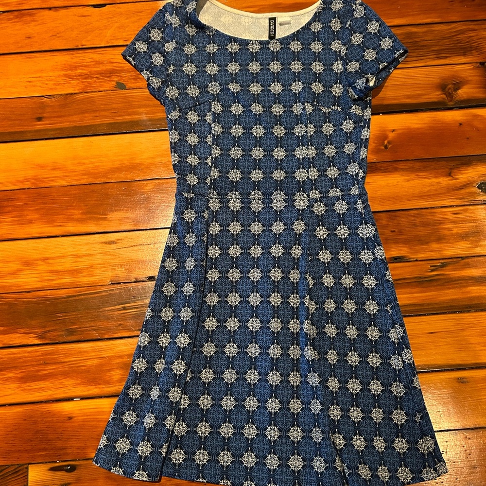 Divided blue pattern dress size S